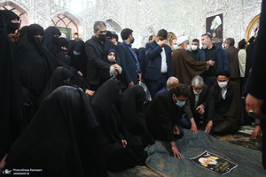 مراسم تشییع و خاکسپاری پیکر آیت الله ری شهری (ره) در حرم حضرت عبدالعظیم حسنی (ع)