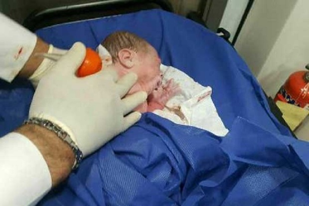 نوزادی در آمبولانس 115 مهاباد متولد شد