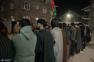 دسته عزاداری شیعیان کشمیر در آستانه تشییع پیکر شهید سید حسن نصرالله (ره)